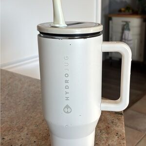 40 Oz HydroJug cream Tumbler with Straw